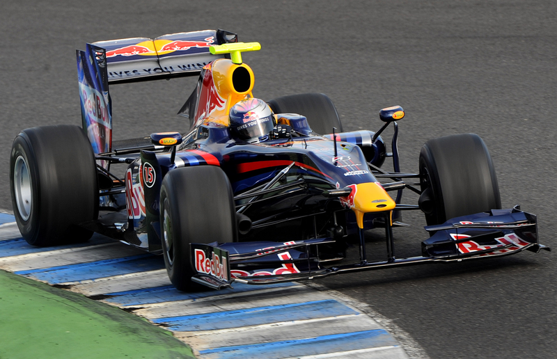 Illustration for article titled Red Bull Racing 2009 RB5 F1 Car Debuts At Circuito De Jerez, Gets Wings